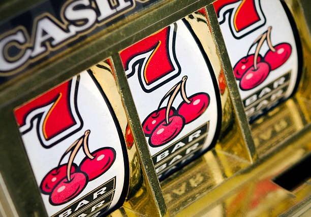 slot rp Poker Indonesia live blackjack table with dealer and betting interface